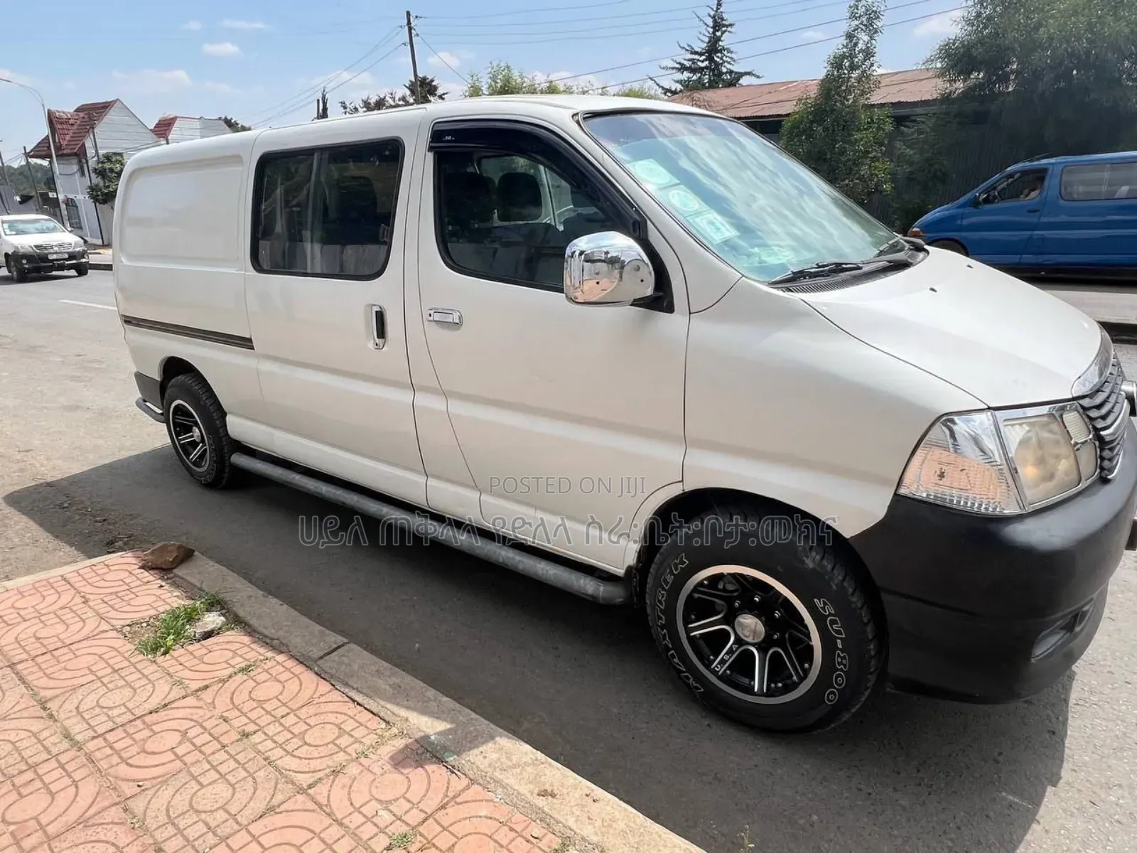 Toyota HiAce 2011 White