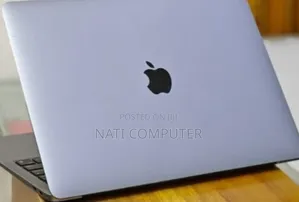 Photo - New Laptop Apple MacBook 2020 8GB Apple M1 SSD 1T