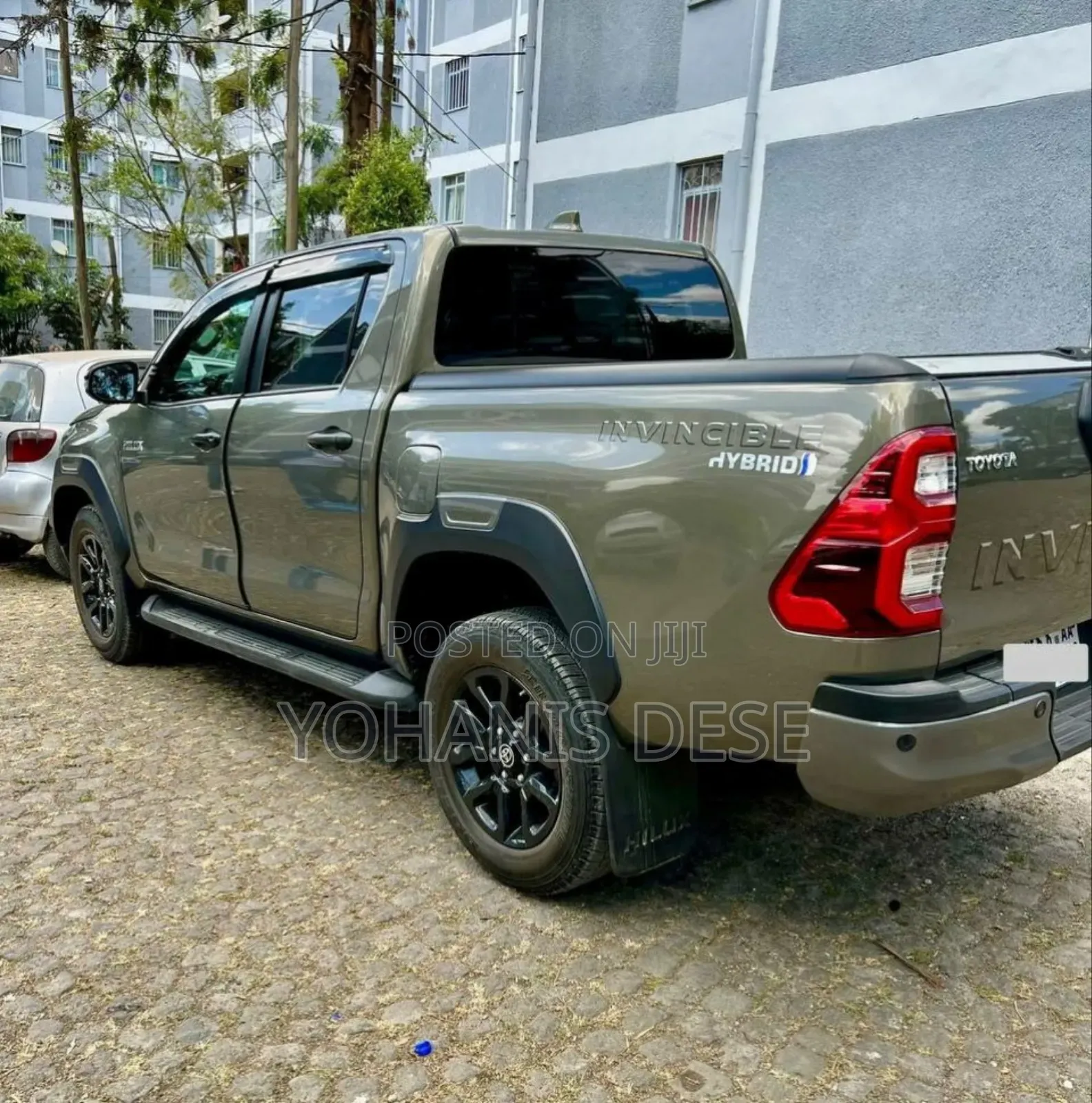 Toyota Hilux 2024 Gray
