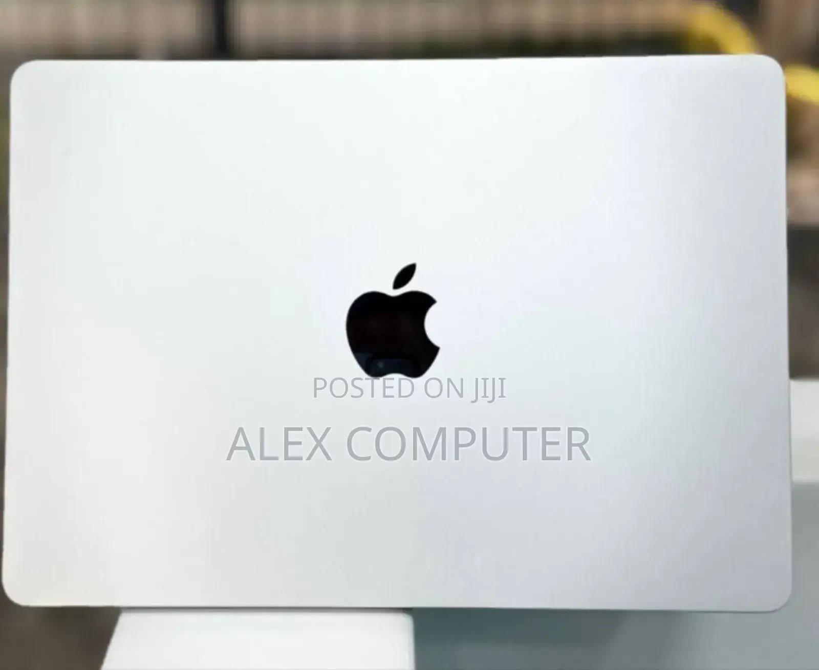 New Laptop Apple MacBook Air 2022 M2 8GB Apple M2 SSD 256GB