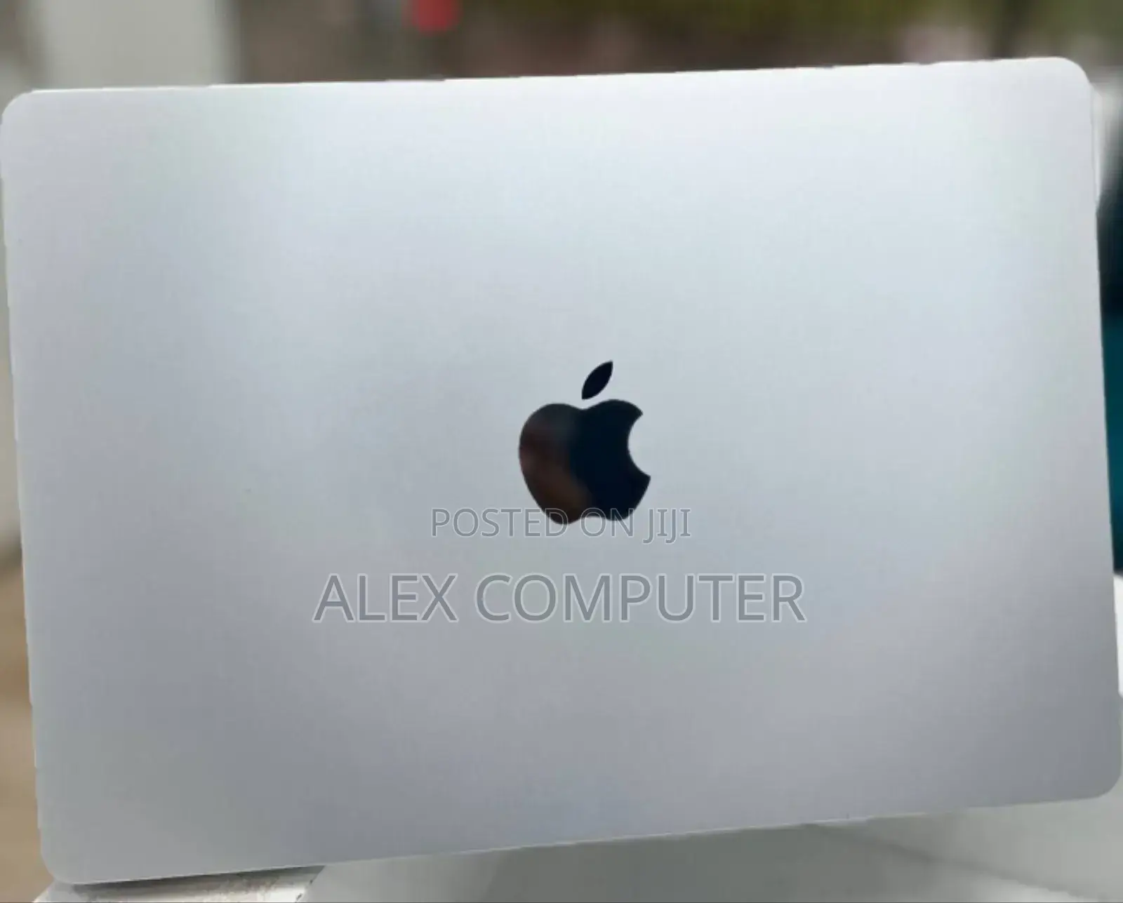 New Laptop Apple MacBook Air 2022 M2 8GB Apple M2 SSD 256GB