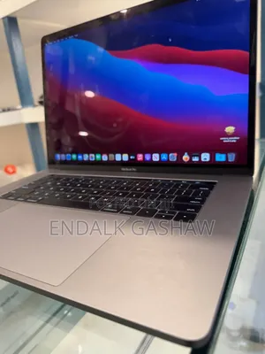 New Laptop Apple MacBook Pro 2016 16GB Intel Core I7 SSD 256GB