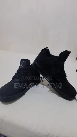 Jordan 4 Retro "Black Cat"