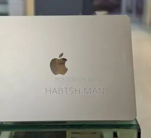 New Laptop Apple MacBook Air 2022 M2 8GB Apple M2 SSD 256GB