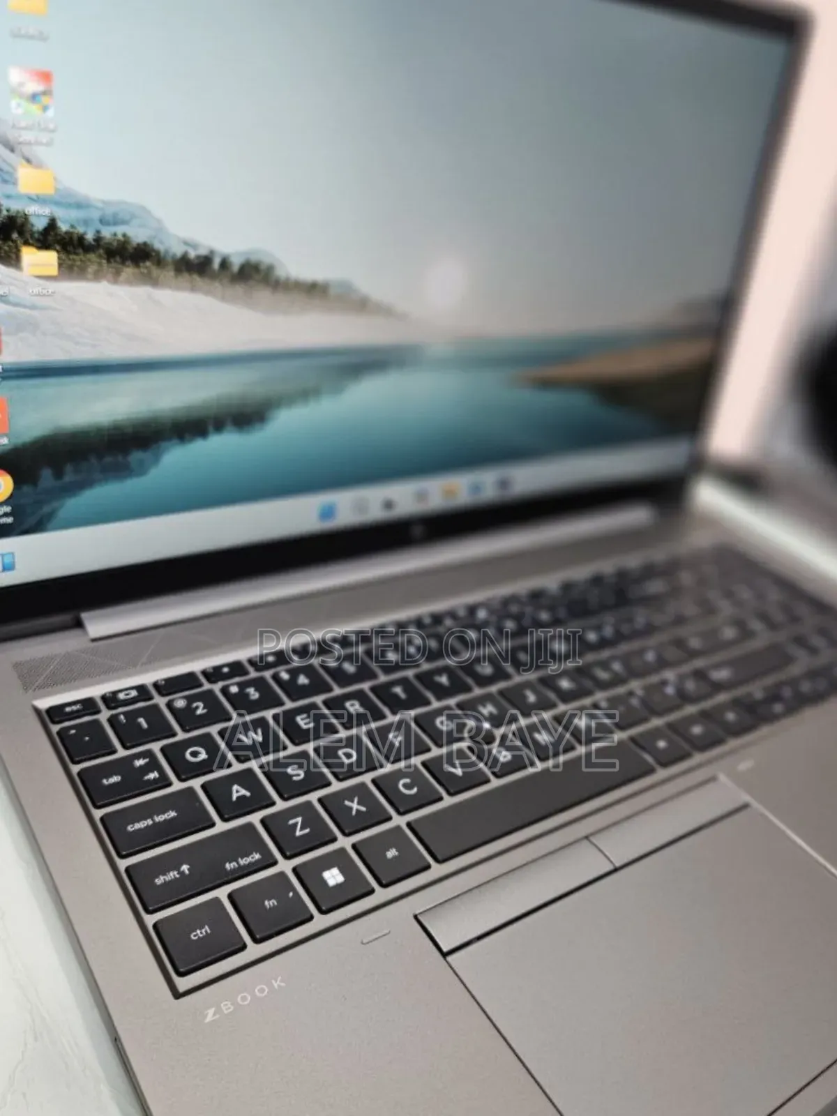 New Laptop HP ZBook Firefly G8 16GB Intel Core I7 SSD 1T