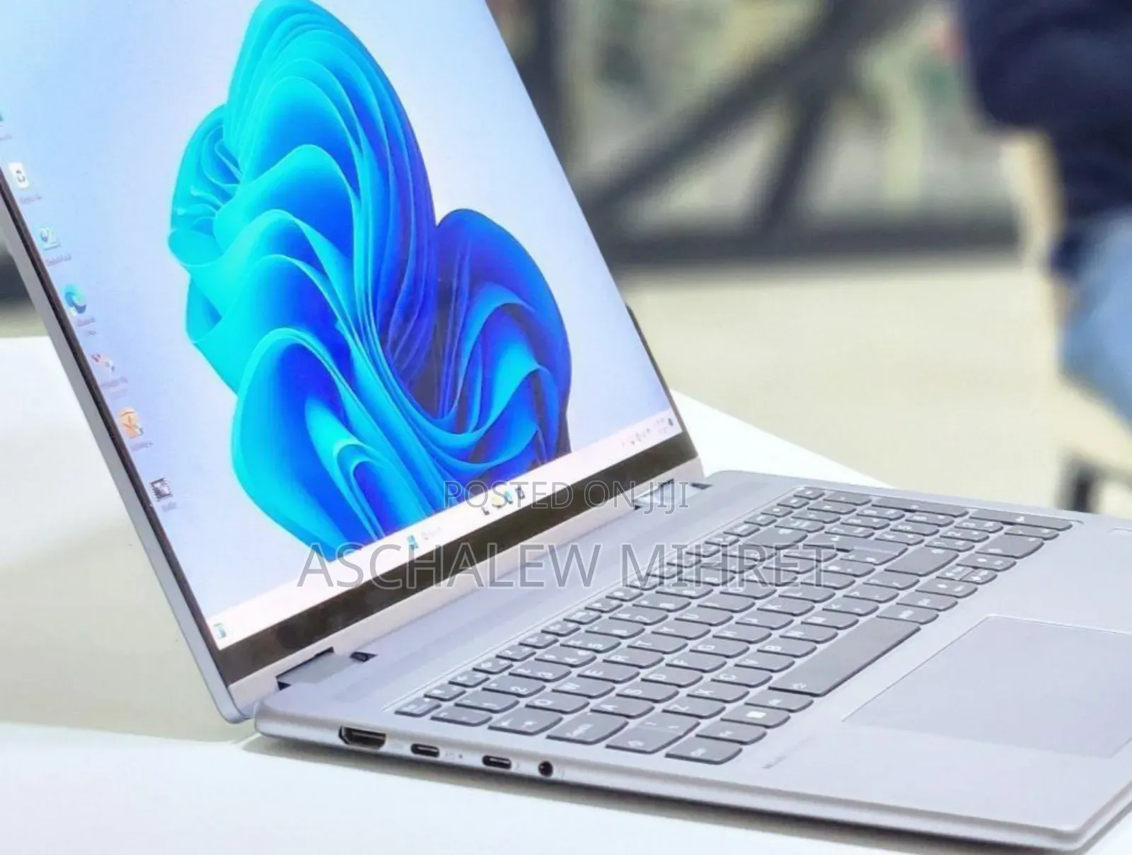 New Laptop Lenovo Yoga 7i 16GB Intel Core I7 SSD 512GB