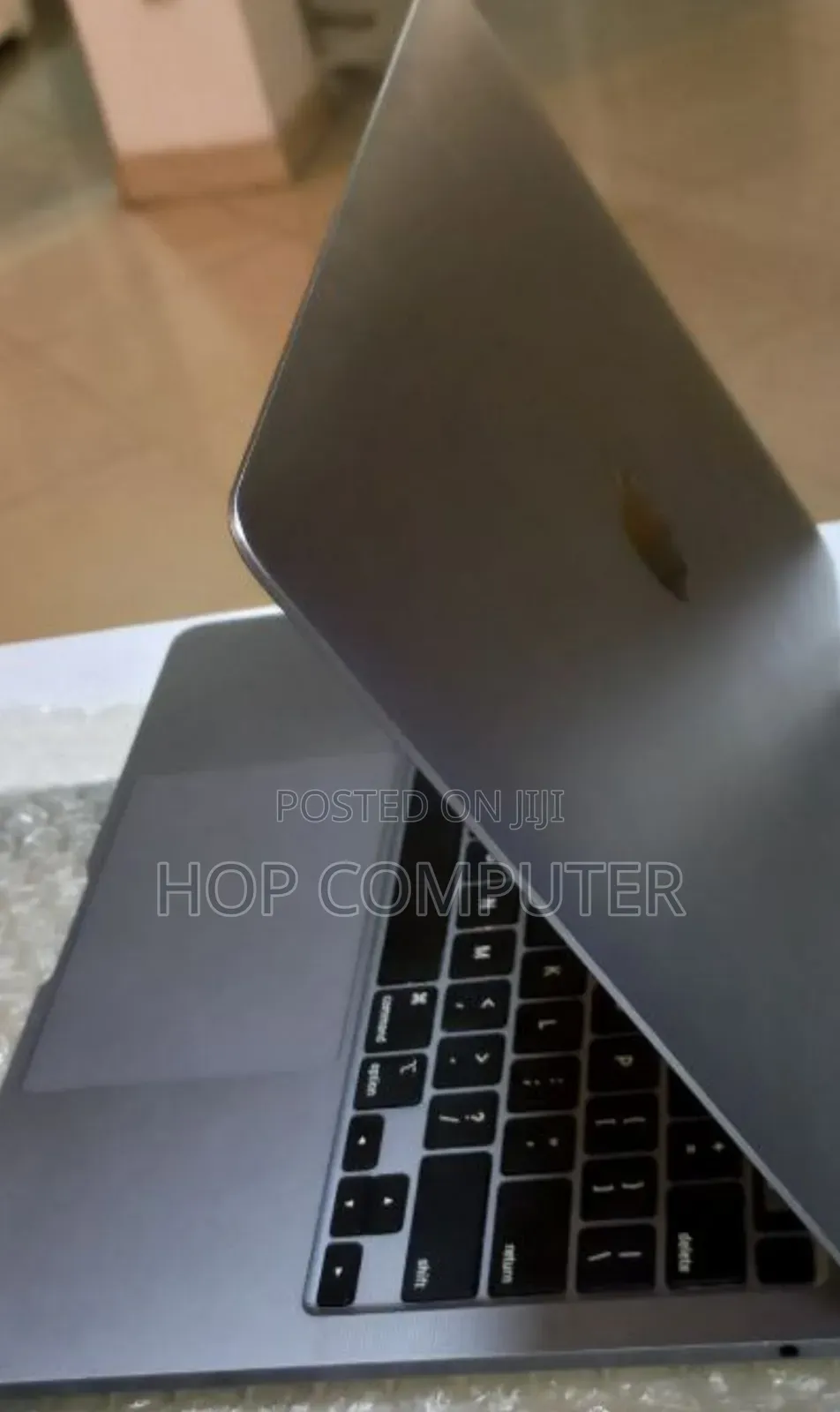 New Laptop Apple MacBook Pro 2020 M1 8GB Apple M1 SSD 256GB