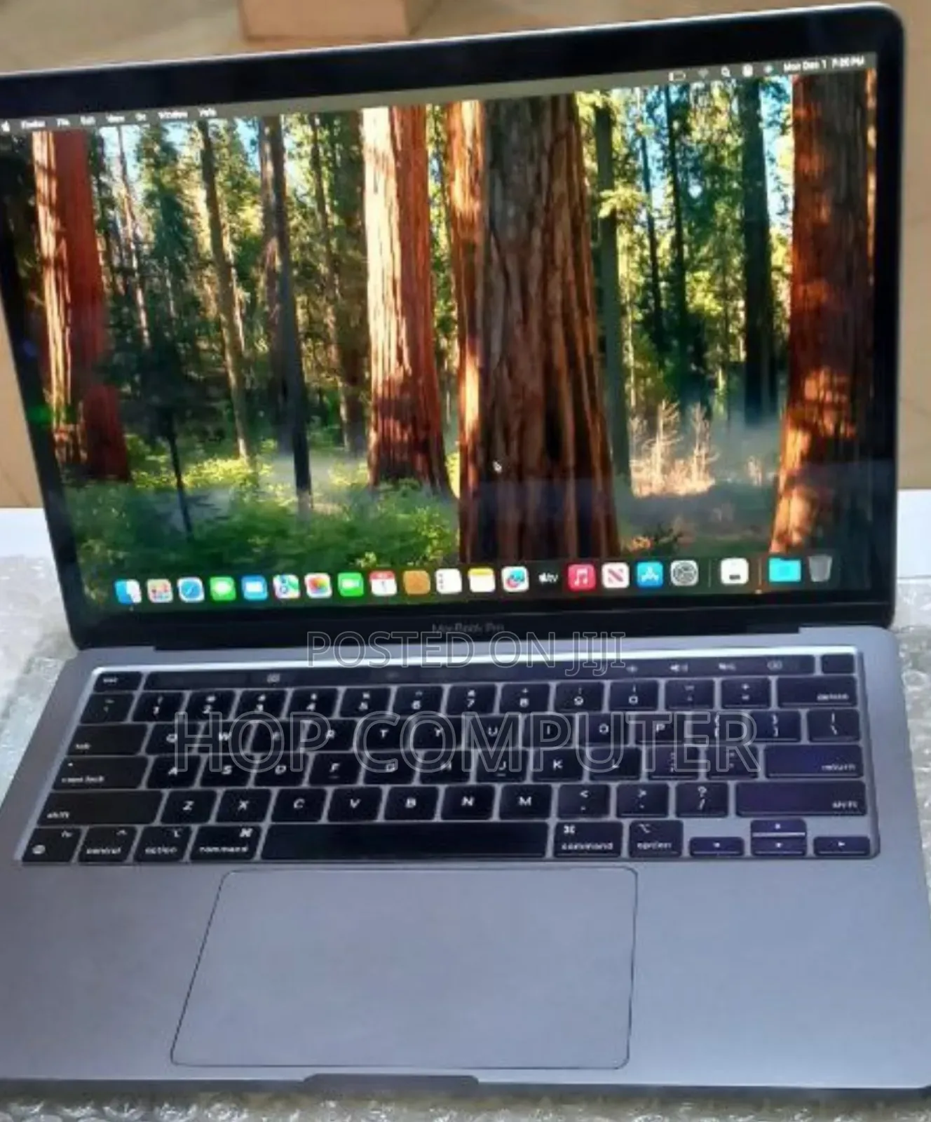 New Laptop Apple MacBook Pro 2020 M1 8GB Apple M1 SSD 256GB
