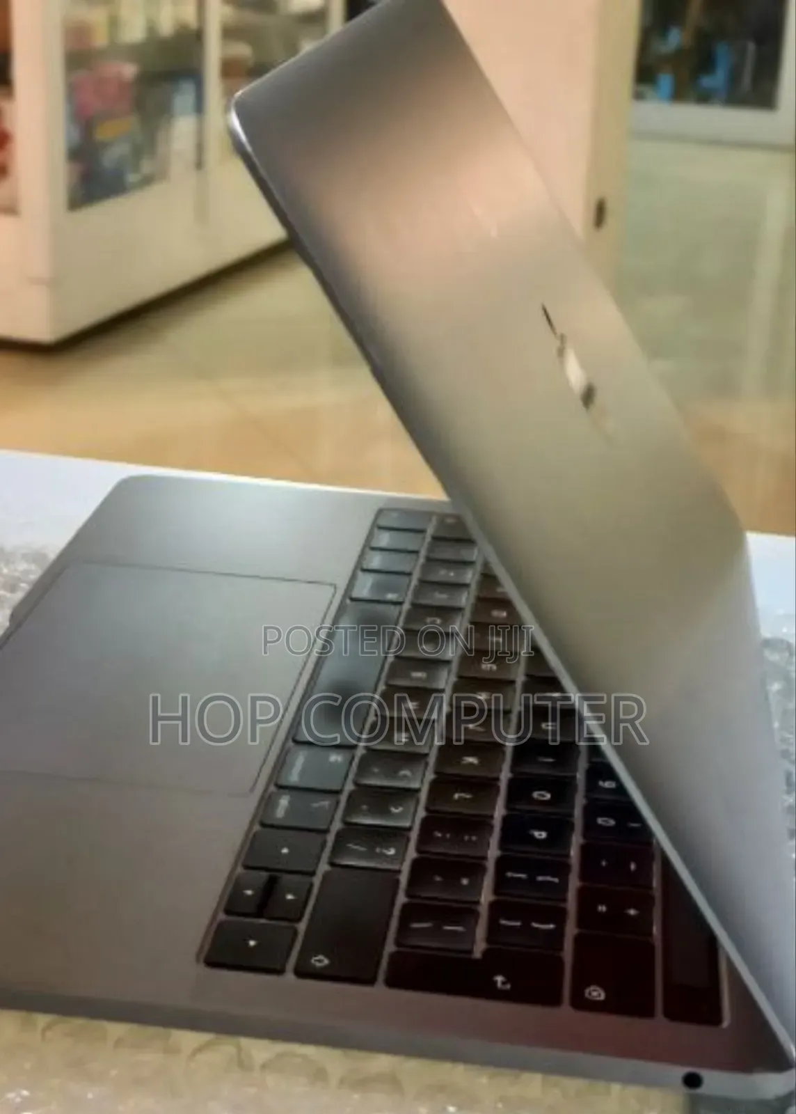 New Laptop Apple MacBook Pro 2019 8GB Intel Core I5 SSD 128GB