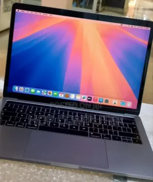New Laptop Apple MacBook Pro 2019 8GB Intel Core I5 SSD 128GB