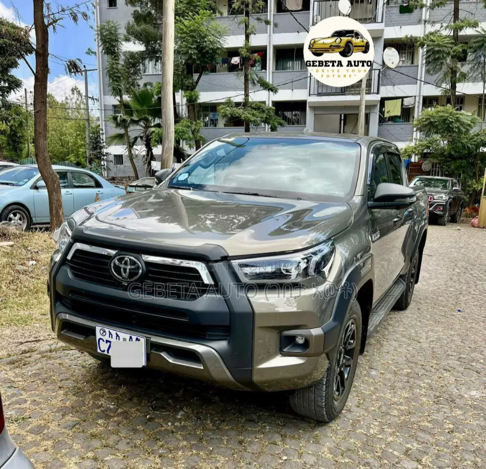 Toyota Hilux 2024 Brown