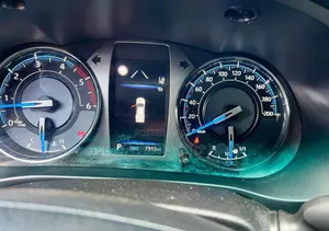 Toyota Hilux 2024 Brown