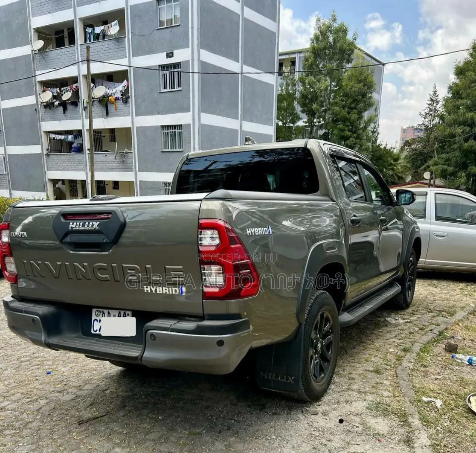 Toyota Hilux 2024 Brown
