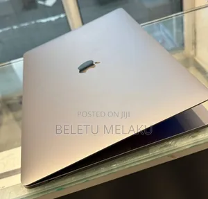 Photo - New Laptop Apple MacBook Pro 2016 16GB Intel Core I7 SSD 256GB