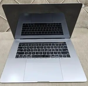 Photo - New Laptop Apple MacBook Pro 2019 16GB Intel Core I9 SSD 512GB