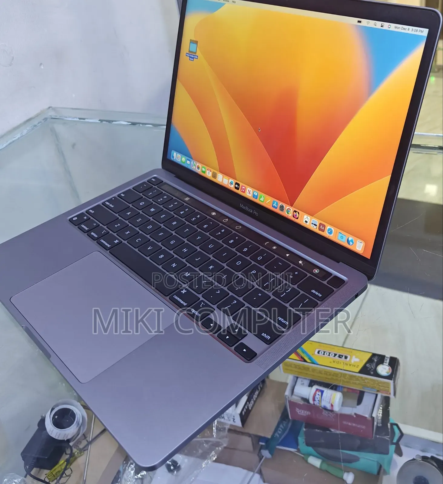 New Laptop Apple MacBook Pro 2022 M2 8GB Intel SSD 256GB