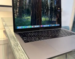 New Laptop Apple MacBook Pro 2019 8GB Intel Core I5 SSD 512GB