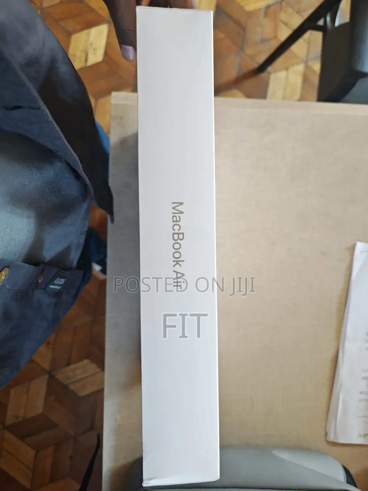 New Laptop Apple MacBook Air 2025 M4 13-Inch 16GB Apple M4 SSD 256GB