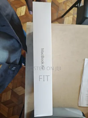 New Laptop Apple MacBook Air 2025 M4 13-Inch 16GB Apple M4 SSD 256GB