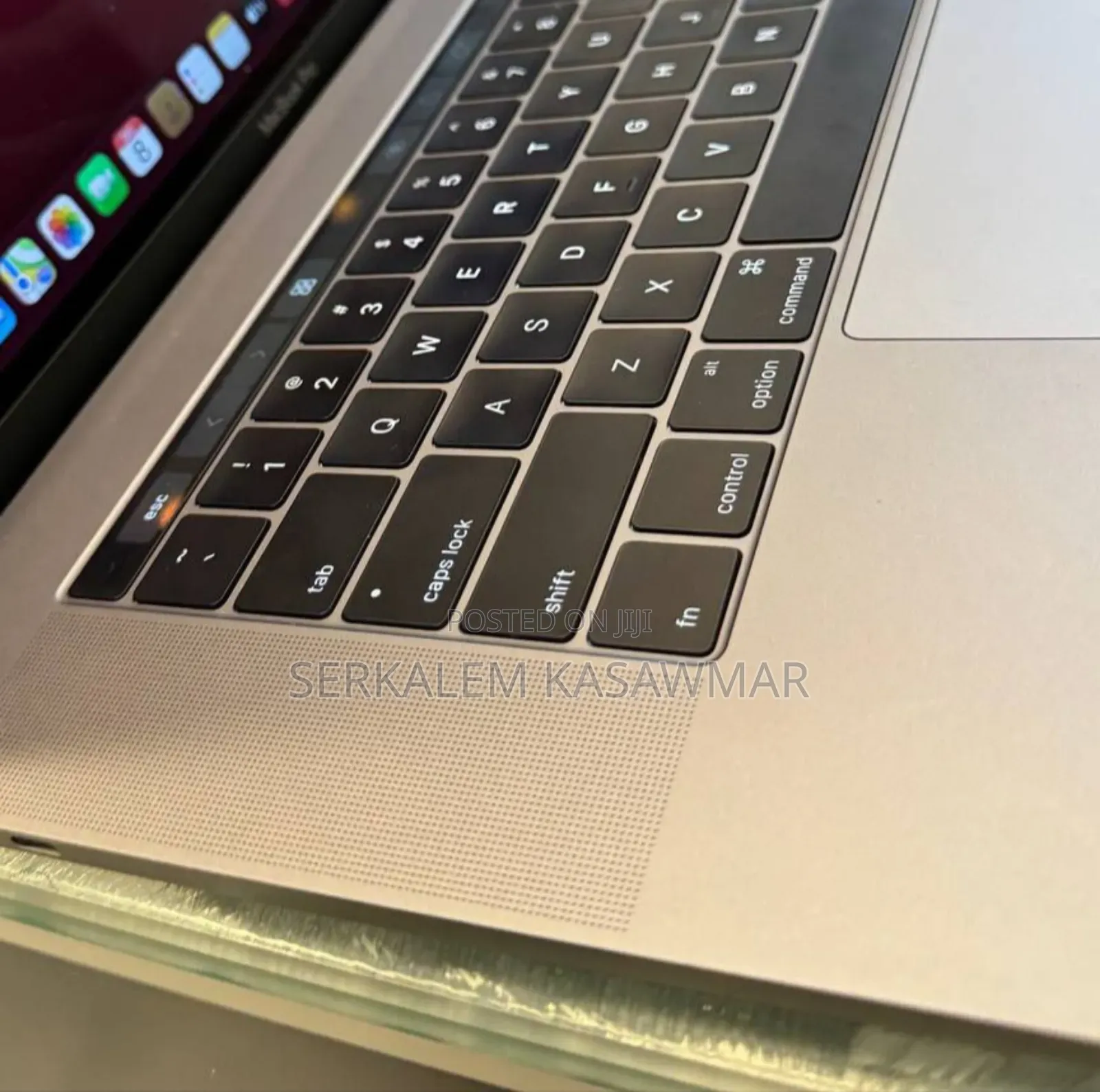 New Laptop Apple MacBook Pro 2016 16GB Intel Core I7 SSD 256GB