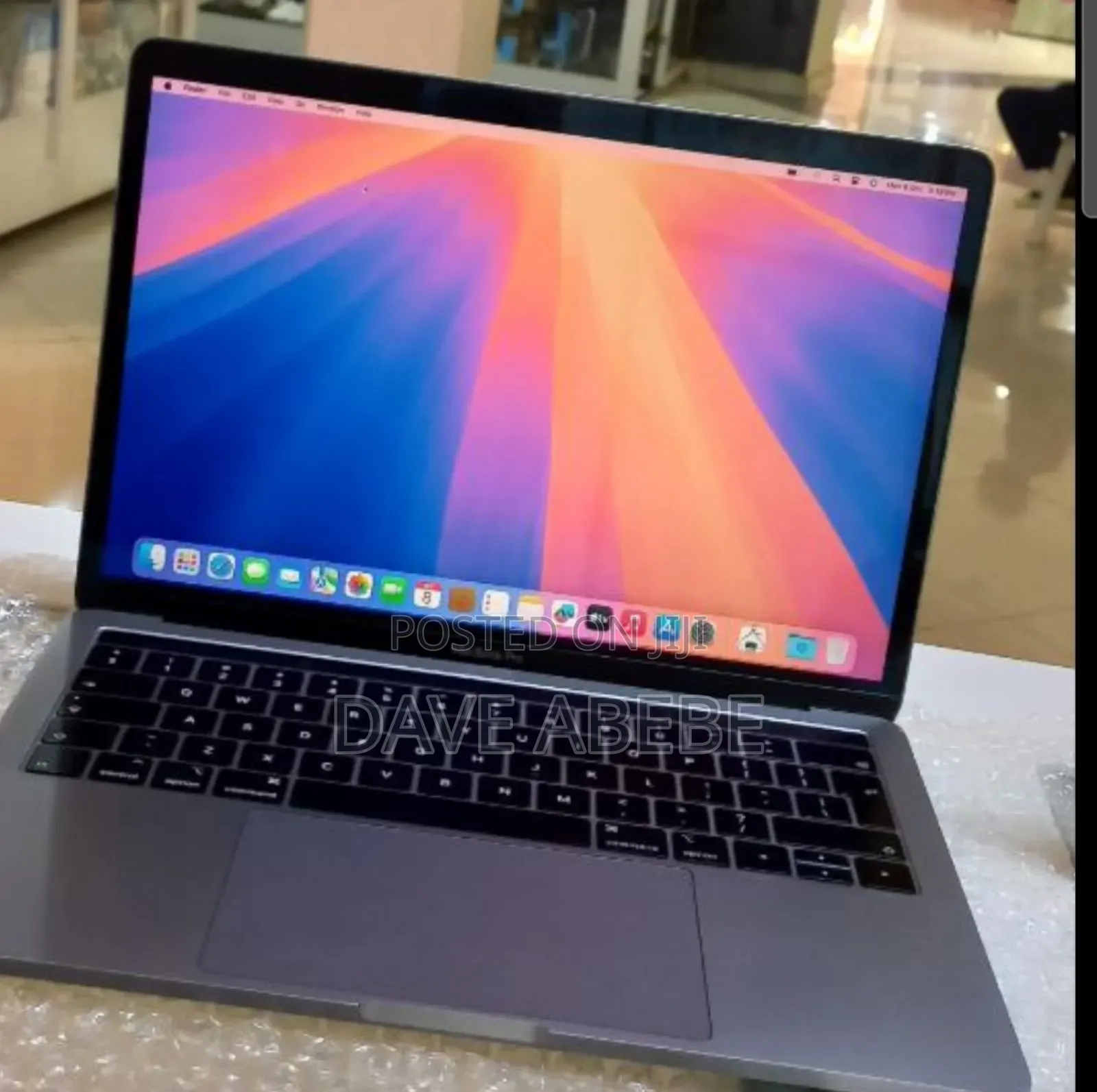 New Laptop Apple MacBook Pro 2019 8GB Apple M1 Pro SSD 256GB