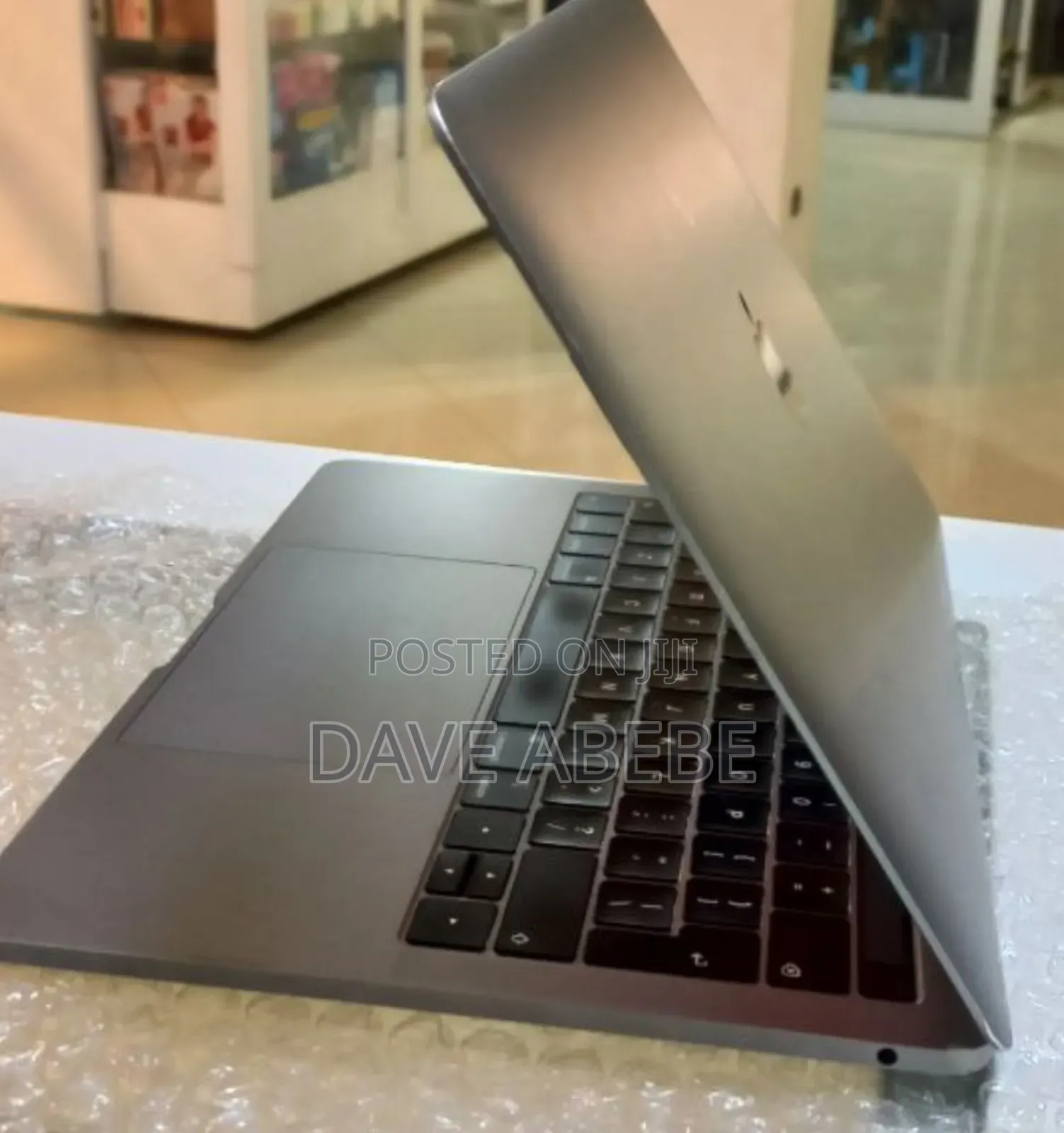 New Laptop Apple MacBook Pro 2019 8GB Apple M1 Pro SSD 256GB