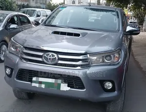 Toyota Hilux 2017 Gray