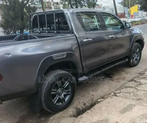Toyota Hilux 2021 Gray