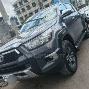 Toyota Hilux 2021 Gray