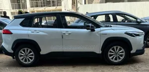 Toyota Corolla Cross Hybrid 2024 White