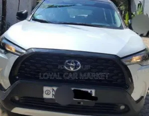 Photo - Toyota Corolla Cross Hybrid 2024 White