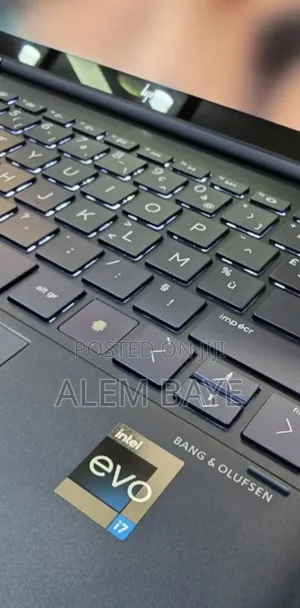 New Laptop HP Spectre 16GB Intel Core i7 SSD 1T