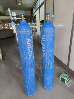 Photo - Oxygen Cylinder Filled With Gauge Brand New轟隆oxygen Gauge Medical