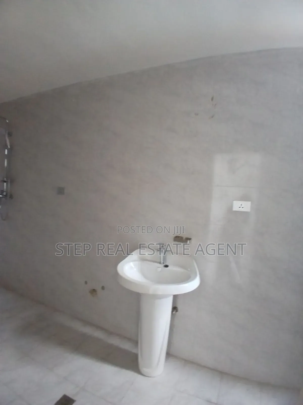 3bdrm Apartment in Bole for rent