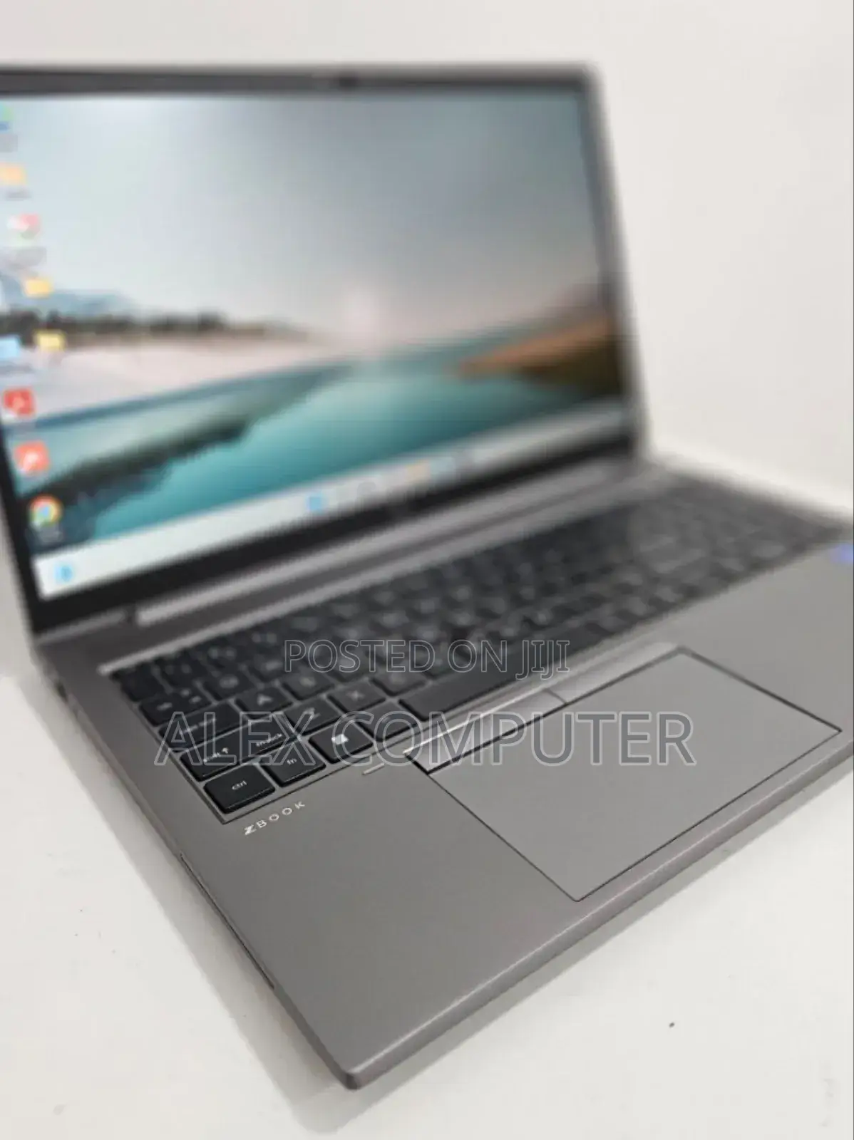 New Laptop HP ZBook Firefly G8 16GB Intel Core I7 SSD 1T