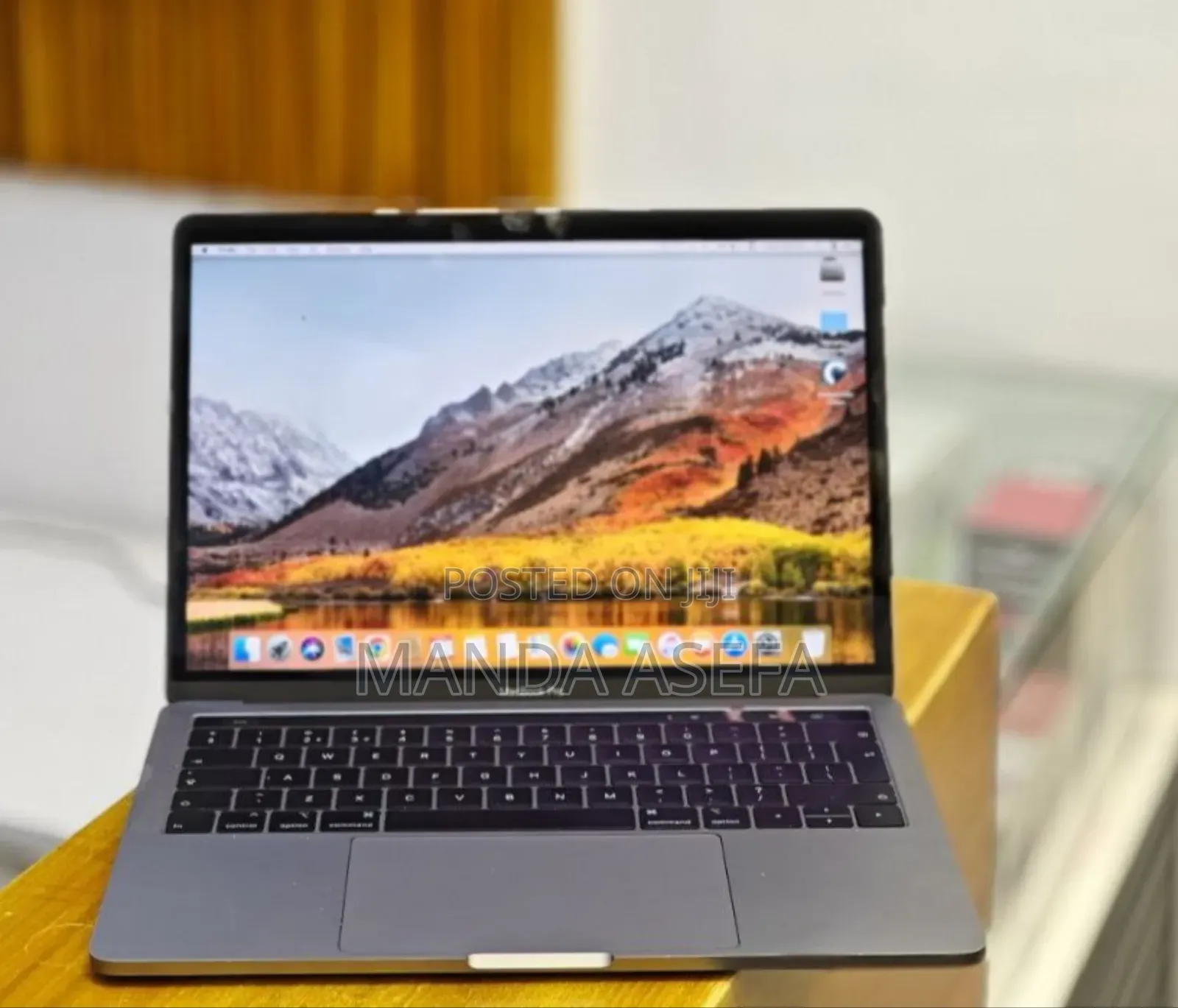New Laptop Apple MacBook Pro 2019 16GB Intel Core I5 SSD 256GB