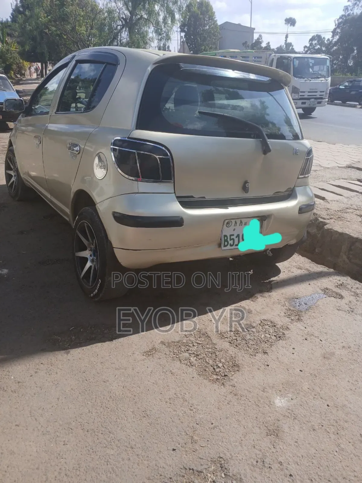 Toyota Vitz 2002 Gold