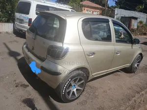Toyota Vitz 2002 Gold