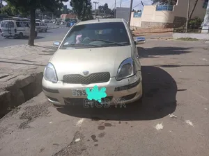 Toyota Vitz 2002 Gold