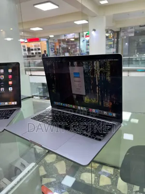 New Laptop Apple MacBook 2020 8GB Apple M1 SSD 256GB