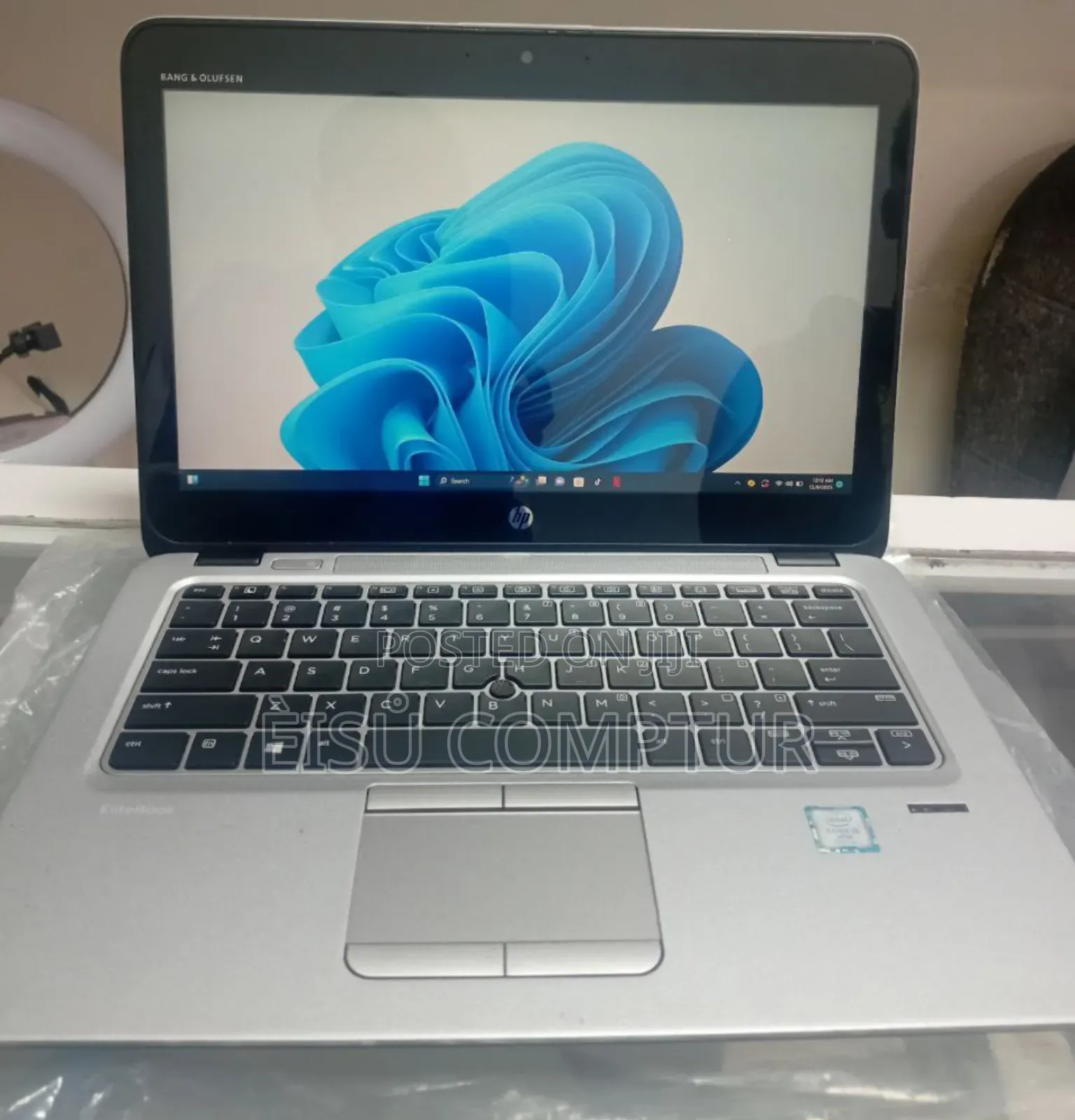 New Laptop HP EliteBook 820 G4 8GB Intel Core i5 SSD 256GB
