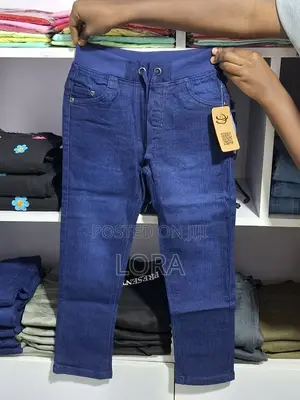 Photo - Unisex ጂንስ