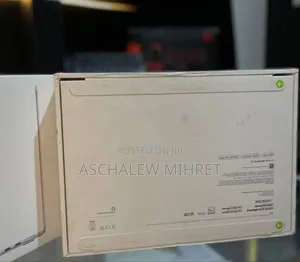 New Laptop Apple MacBook Air 2025 M4 13-Inch 16GB Apple M4 SSD 256GB