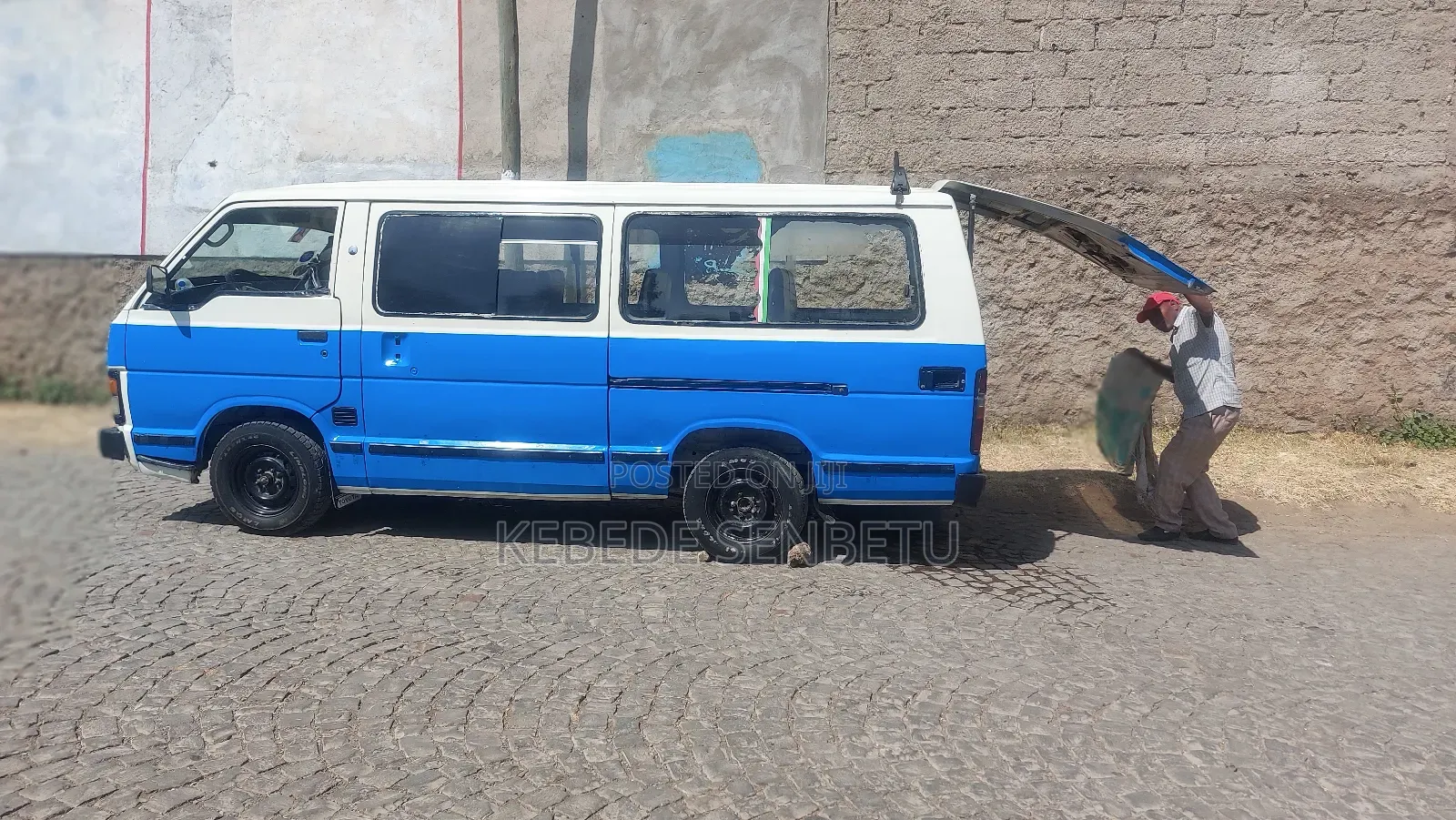 Toyota HiAce 1989 Blue