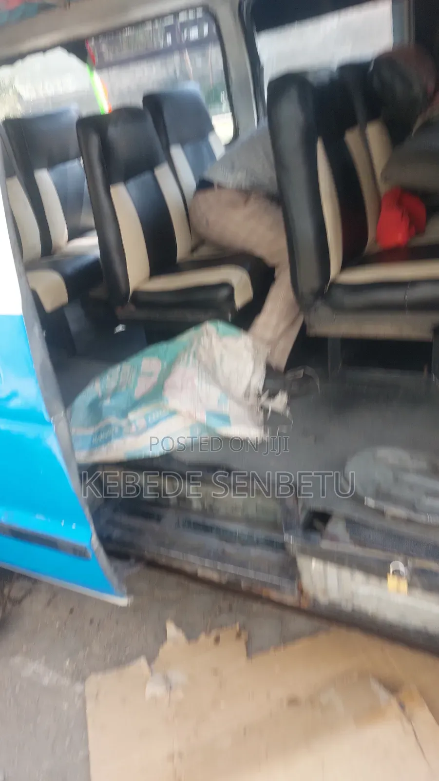 Toyota HiAce 1989 Blue