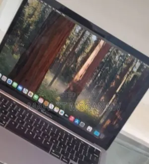 Photo - New Laptop Apple MacBook Pro 2020 8GB Intel Core I5 SSD 256GB
