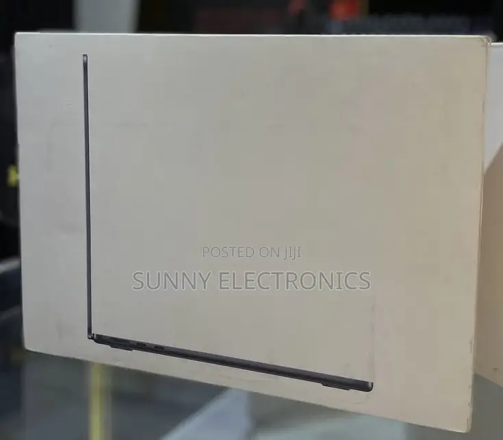 New Laptop Apple MacBook Air 2025 M4 13-Inch 16GB Apple M4 SSD 256GB