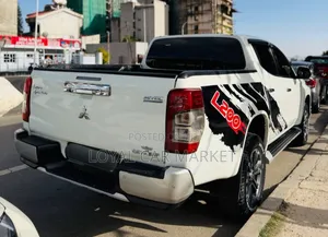 Mitsubishi L200 2022 White