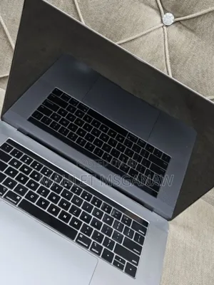 Photo - New Laptop Apple MacBook Pro 2019 16GB Intel Core I9 SSD 512GB