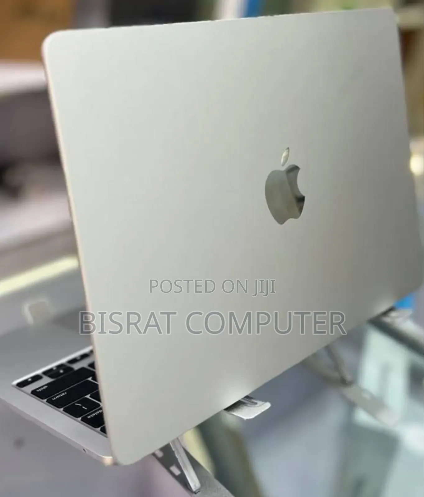 New Laptop Apple MacBook Air 2025 M4 13-Inch 16GB Apple M4 SSD 256GB